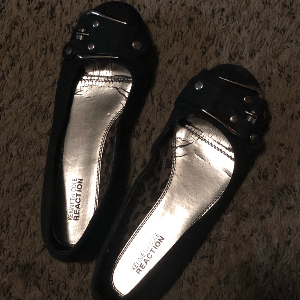 ••Kenneth Cole Reaction Buckle Flats